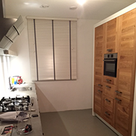 witte houtimitatie 50mm met zwarte ladderband